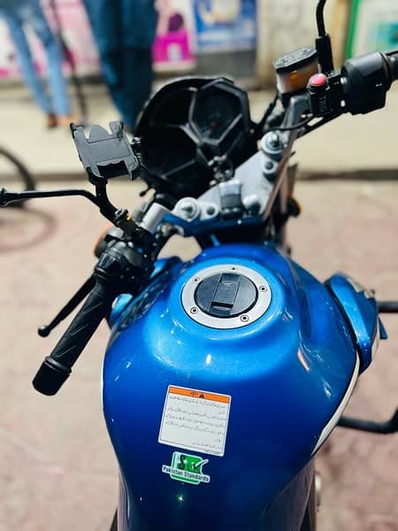 SUZUKI GSX 125 2