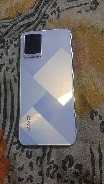 VivoY21 4+1/64 GB. Urgent paiso ki need h. Contact#03202094971 2