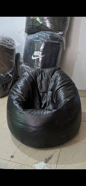 Puffy leatherite bean bag 1