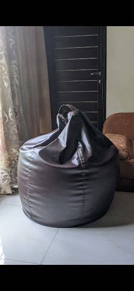 Puffy leatherite bean bag 2