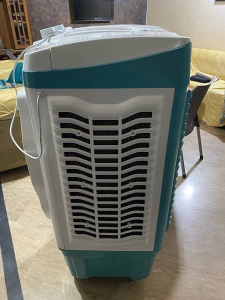 izone 11000 brand new cooler with colling bottles 6