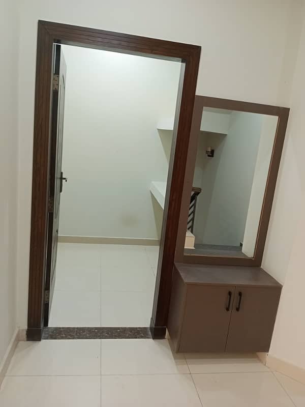 Spacious 5 Marla Brand New Designer House, 3 Bed Room With Attached Bath, Drawing Dinning, Kitchen,T. V Lounge Servant Quarter On Top With Attached Bath 14
