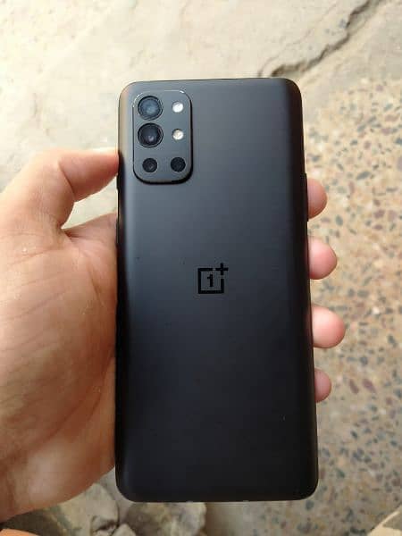 OnePlus 9R 1