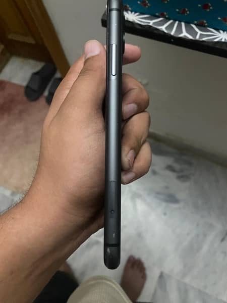 iPhone 11 NON PTA 64GB 3