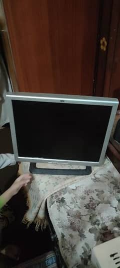 17" ho LCD