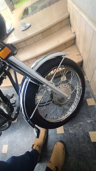 Honda CG 125 Specail Edition Black 4