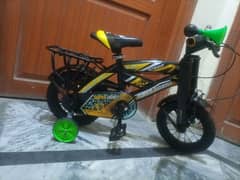 12 INCH CYCLE IMPOTED CYCLE IN VERY GOOD CONDITION FOR SALE ALMOST NEW