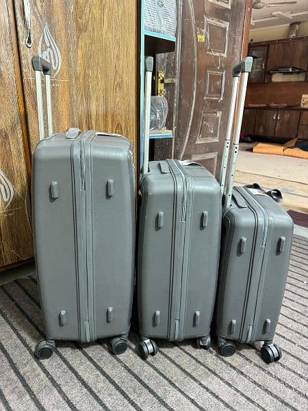 while sale rate fiber suitcase/traveling bag/luggage bag 1