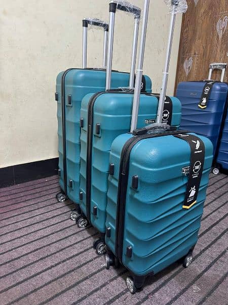 while sale rate fiber suitcase/traveling bag/luggage bag 4