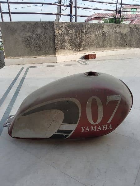 suzuki gs 150 fuel tank 0