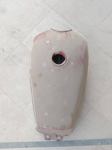 suzuki gs 150 fuel tank 1