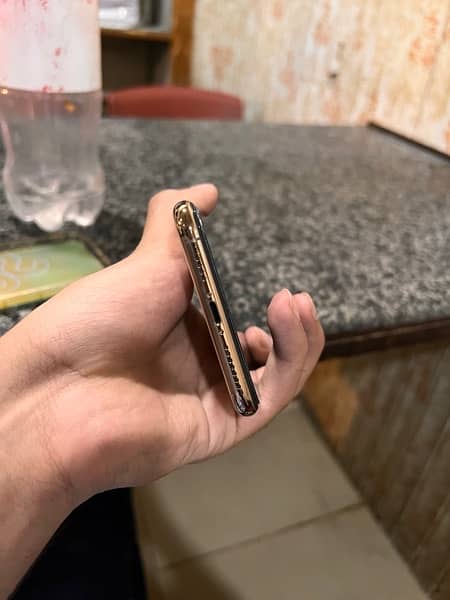 iphone xs max 4