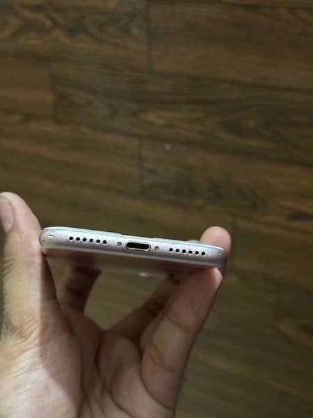 iPhone 7 128GB PTA Approved 5