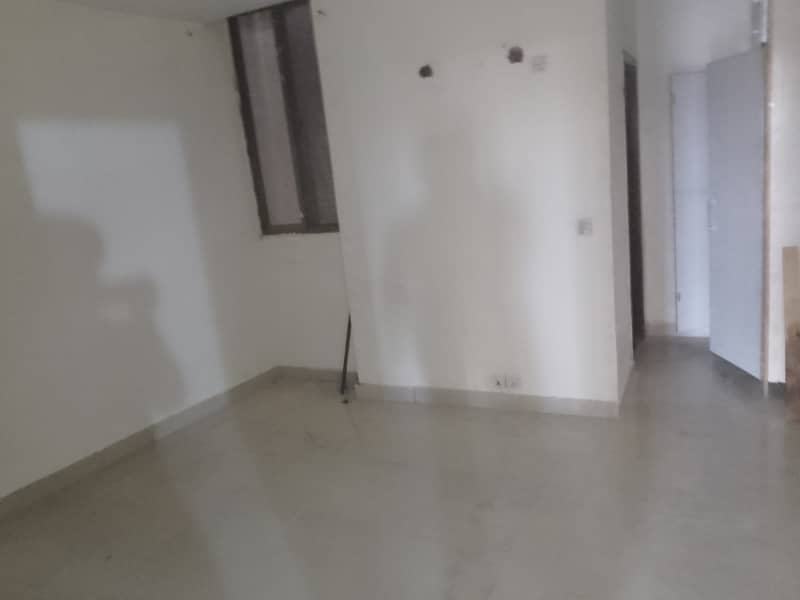 5 Marla Flat For Rent In Canal View Block A 4