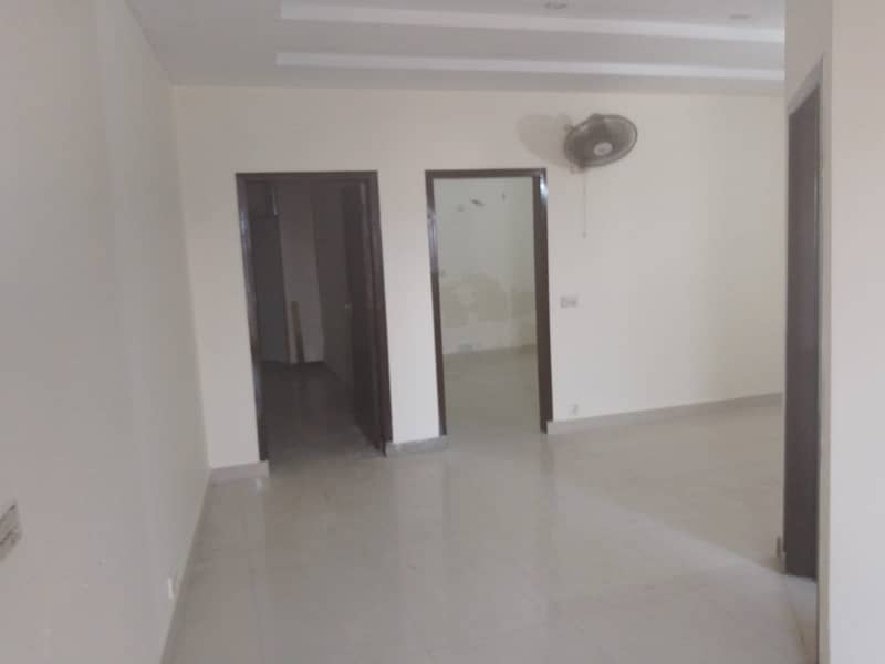 5 Marla Flat For Rent In Canal View Block A 6