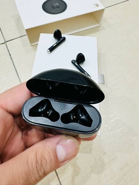 Huawei Freebuds 3 wireless airbuds 0