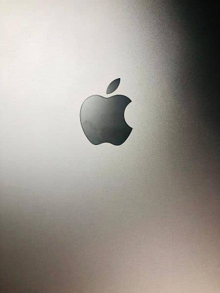 Apple MacBook Pro 15.2018 Touch Bar 12