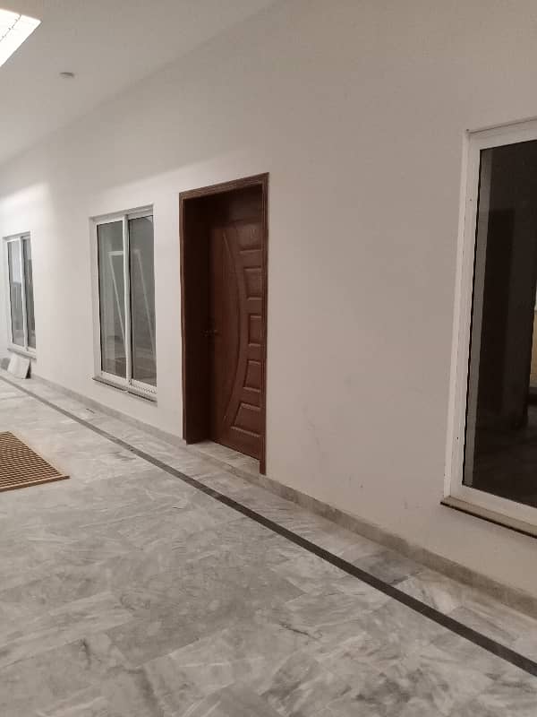 2 bedrooms apartment for Rent Available 12