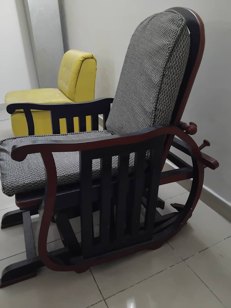 Vintage Rocking Chair For Sale 3