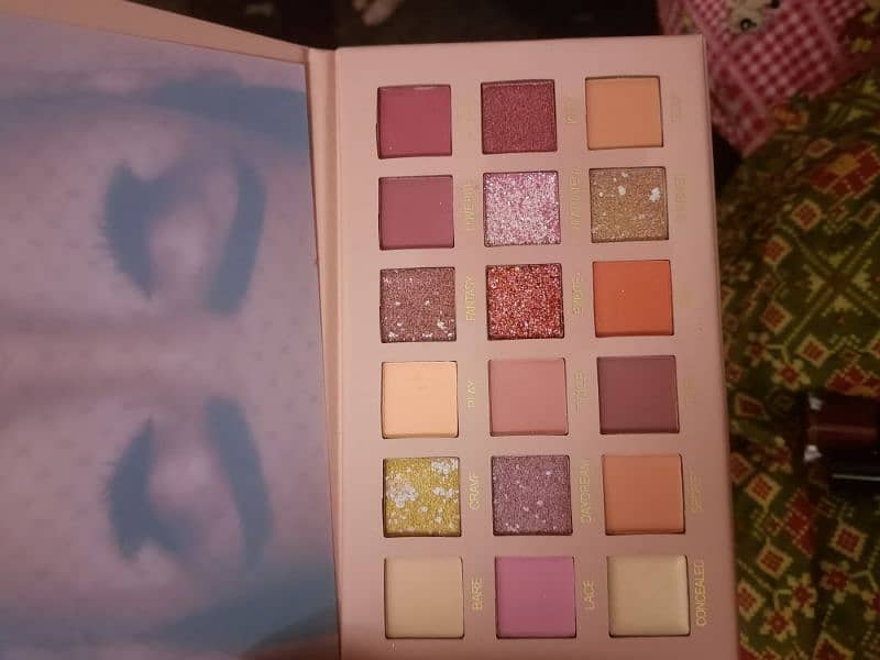 Eyeshadow palettes 8