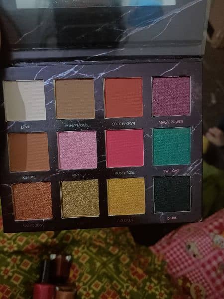 Eyeshadow palettes 9