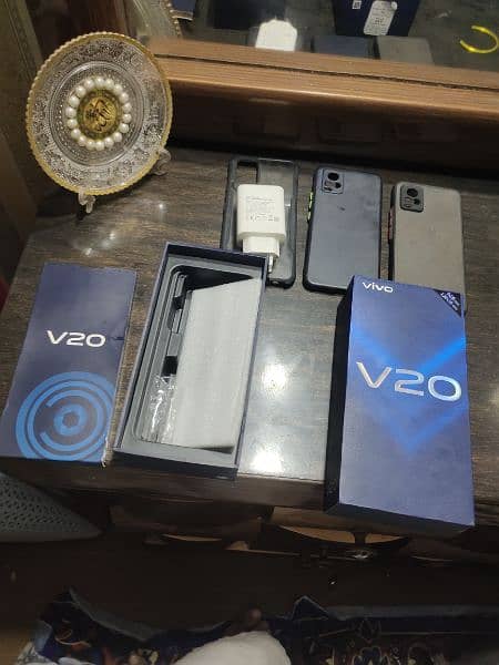 vivo v20  for sale koy masal nahe ha all ok 03284018374 0