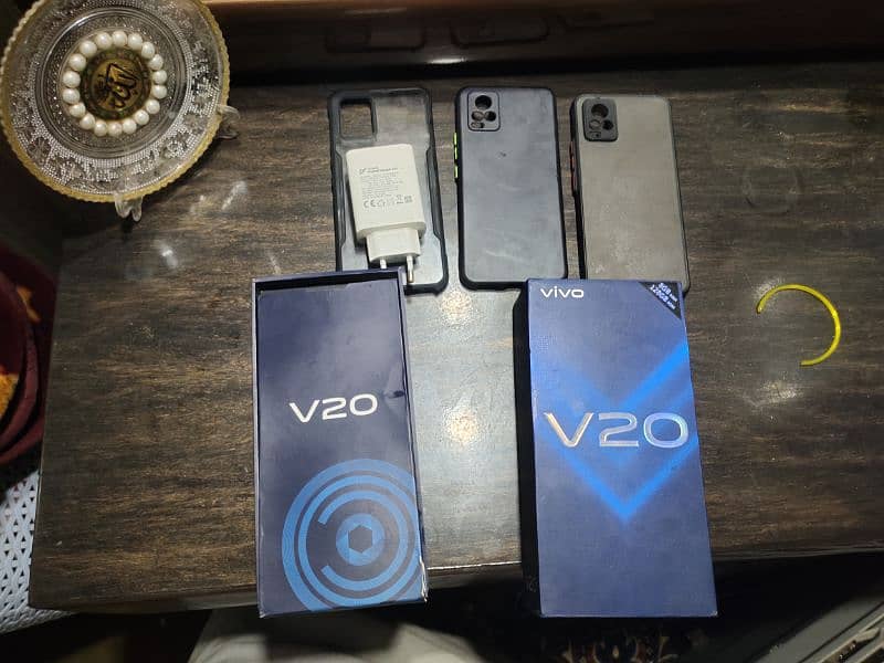 vivo v20  for sale koy masal nahe ha all ok 03284018374 2