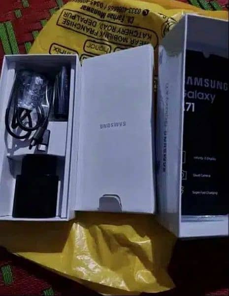 Samsung Galaxy A71 Mobile 3