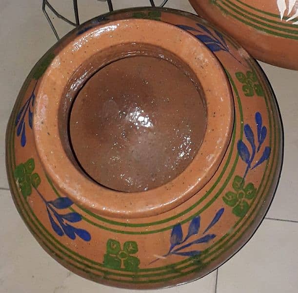 2 mud pots med / large no iessue urgent sale number03008871863 1