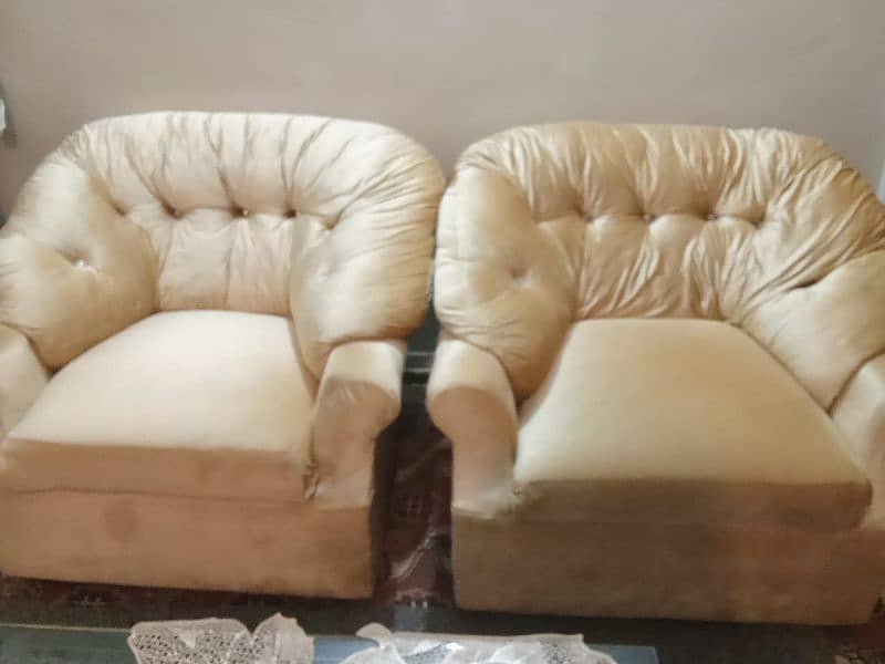 sofa set ,new condition 5 seater set 4