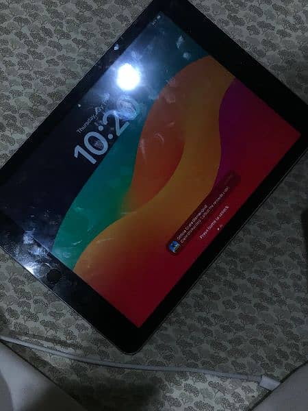 Ipad 6 generation 128gb 9/10 condition 2