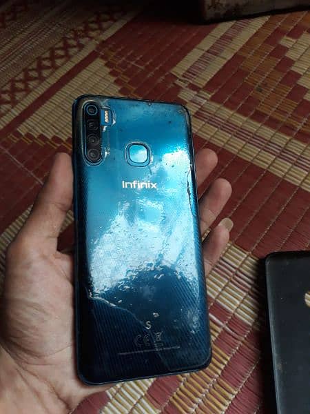 Infinix S5 ha saaf piece ha box k sath ha 2