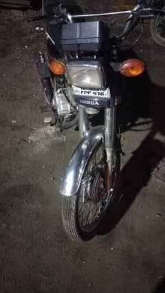 Honda 125 black