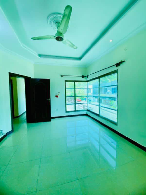 Used House For sale Safari home sector C Extension 21