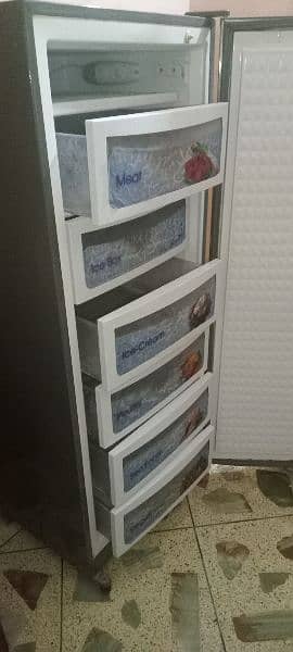 MINT CONDITION DAWLANCE SINGLE DOOR REFRIGRATOR 5