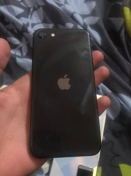 I phone SE 2020  64 gb 10 by 10 1