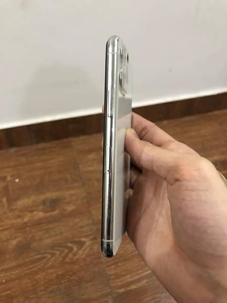 Iphone 11 Pro | With Box | Non-PTA | 10/10 Condition 4