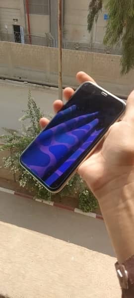 i phone 11  non pta 64 gb factory unlock 10/10 condition  all oky 6