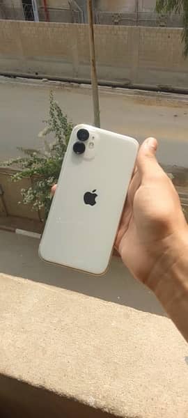 i phone 11  non pta 64 gb factory unlock 10/10 condition  all oky 7