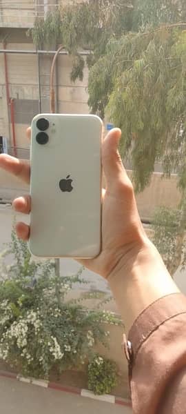 i phone 11  non pta 64 gb factory unlock 10/10 condition  all oky 13