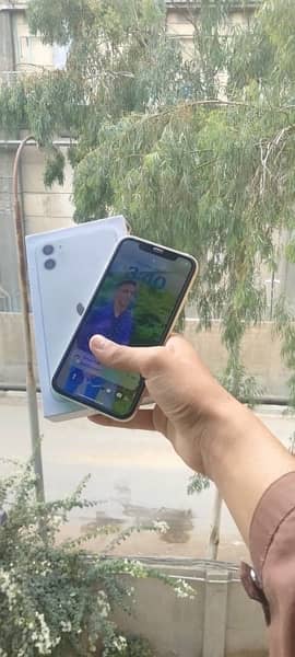 i phone 11  non pta 64 gb factory unlock 10/10 condition  all oky 14