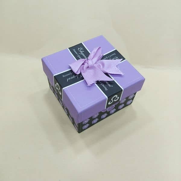 Watch BOXES For Sell In Wholesale price 10