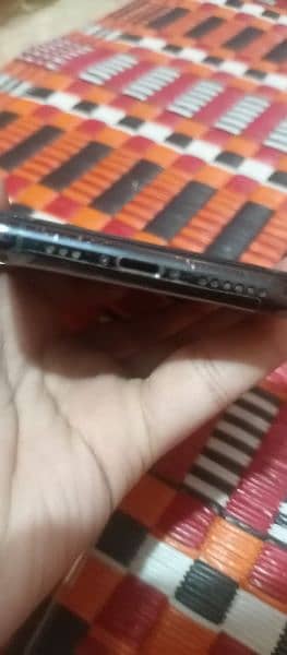 iphone 11 pro all ok battery health 80% 5