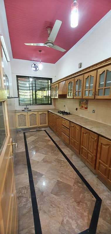 8 Marla 30*60 Ground portion for rent in G13 isb near market Masjid park 3