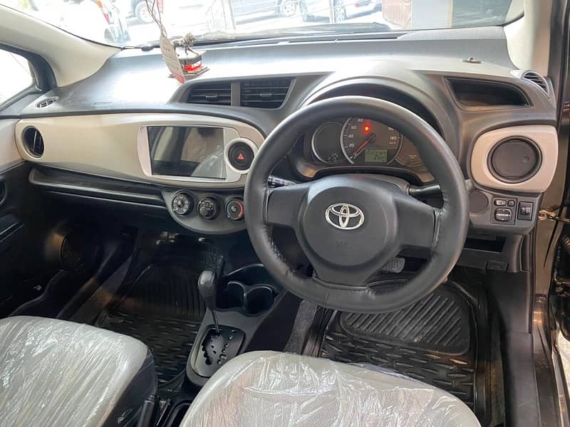 Toyota Vitz 2013 4