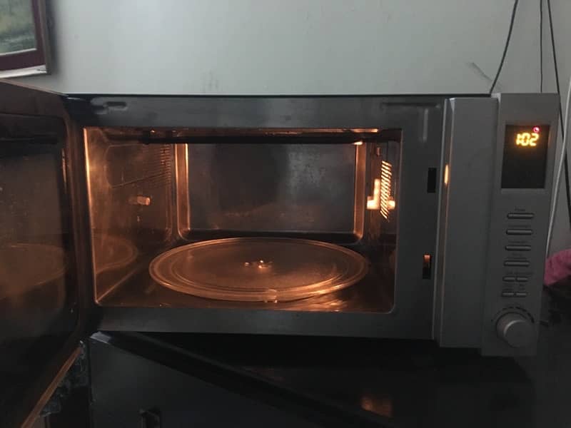 Dawlance Microwave oven Perfect condition 1