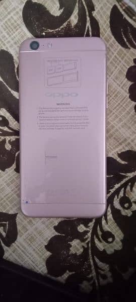 Oppo a57 4/64 box + charger sirf opar se glass crack he baki allokayhe 3