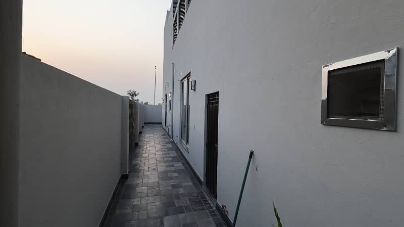 One Kanal House Available For Sale In DHA Phase 6 Block Lahore 49