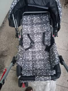 Baby prams/baby walkers/baby strollers