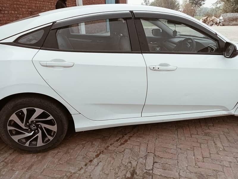 Honda Civic Oriel 2017 4